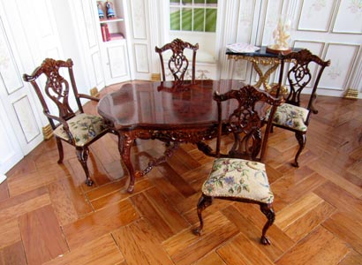 Georgian dining suite